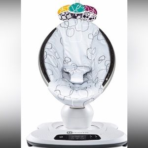 Mamaroo baby swing  5 motion setting.. Bluetooth compatible